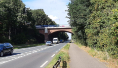 Het viaduct in de N225 in Rhenen over de N233 heen