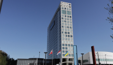 Provinciehuis met Oekraïense vlag