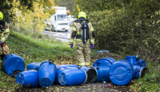 Brandweer ruimt drugsafval dat in de natuur is gedumpt