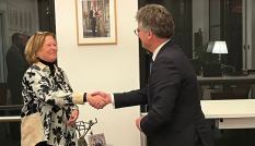 Waarnemend burgemeester Albertine Van Vliet gemeente Bunschoten en commissaris Hans Oosters