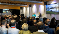 Deelnemers in de zaal tijdens de Utrechtse Waterdag
