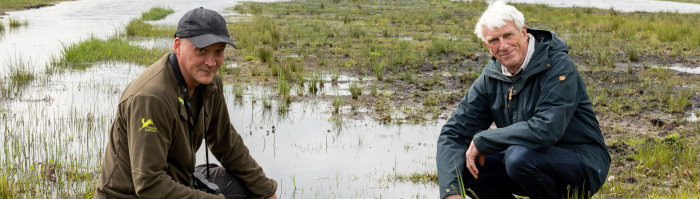 Foto van de Voorveldse Polder met Markus Feijen en Frits van der Brug