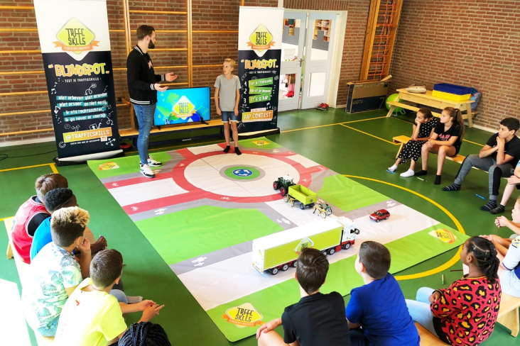 Dodehoeklessen op OBS De Twister in Mijdrecht