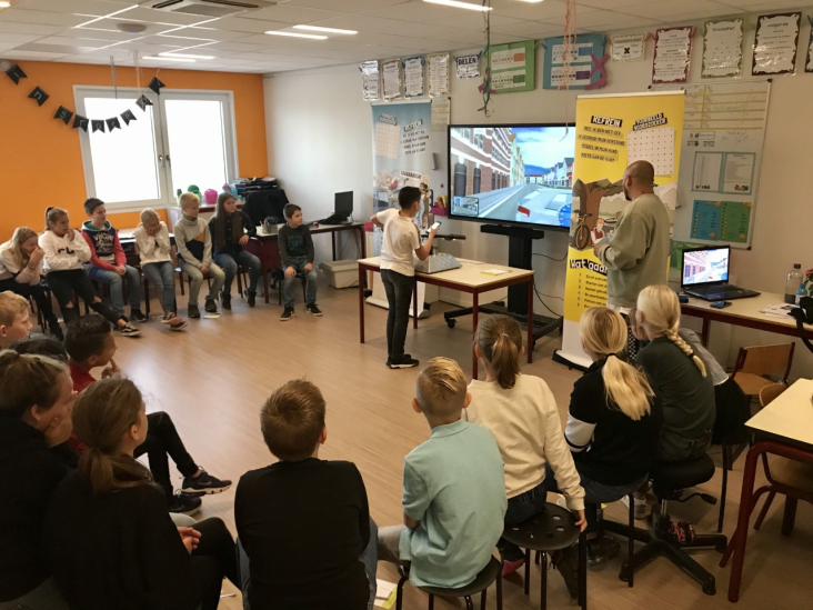 Les voor scholen over afleiding in het verkeer