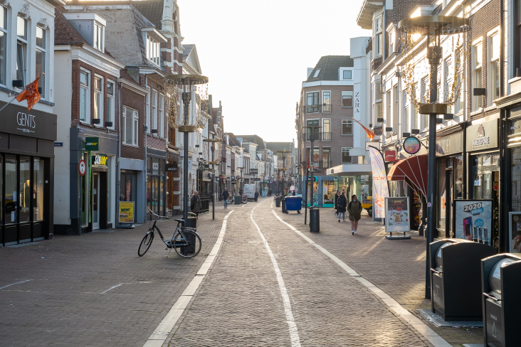 © Simon Lamme Een lege winkelstraat in Amersfoort tijdens de lockdown vanwege corona in 2021