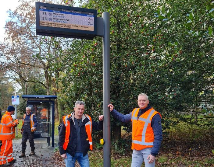 er komen meer dan 500 moderne informatiepanelen in de provincie Utrecht bij bus- en tramhaltes en op busstations.
