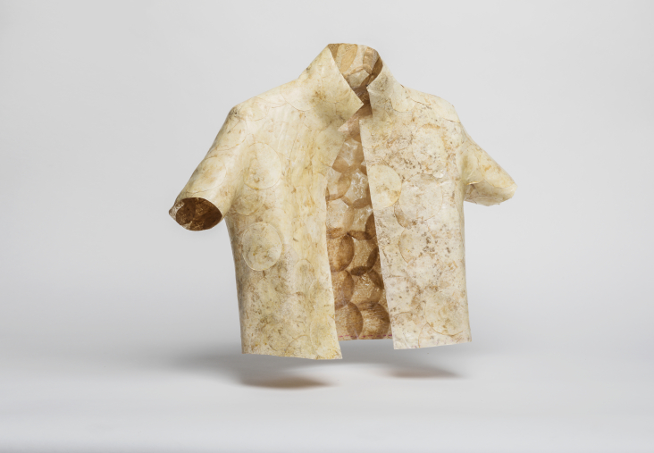 Een door MycoTEX met paddenstoelenwortels geproduceerd kledingstuk, foto: MycoTEX 