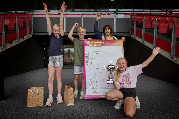 Winnaars vaker winnnen Fietsstalling Wrappers van de Paulusschool uit Utrecht