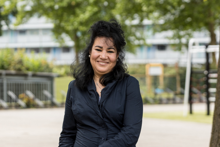 © José Kliphuis-Hofman Zoulikha Seddiki van welzijnsorganisatie Stichting Balans