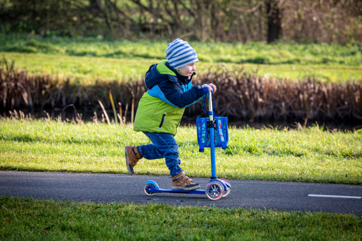 Kind stept in Noorderpark