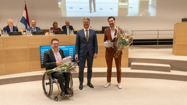 Statenleden Arjan Koerts (links) en Jeroen Bart (rechts) nemen afscheid