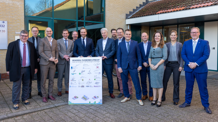 Diverse bestuurders bij ondertekening Regiodeal Flexwonen Utrecht