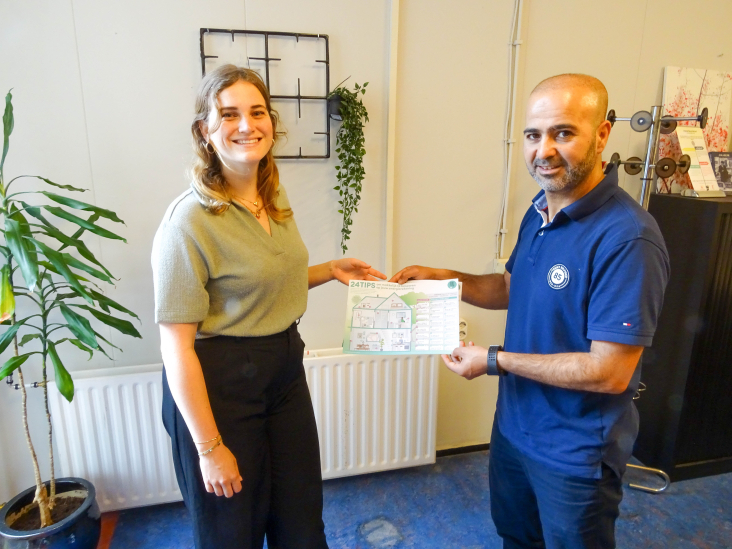 Bo Maeijer (Stichting Technotrend) en Khalid Achahbar (Wijkcoöperatie Kanaleneiland)