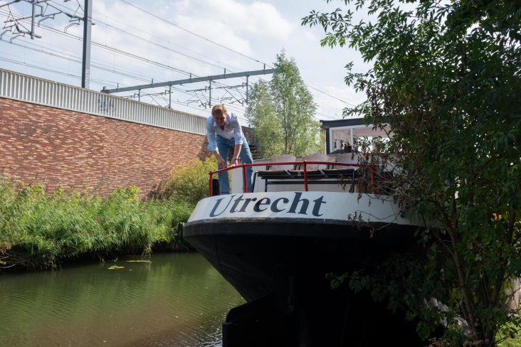 Siem van Eck op de achterkant van het dek van de Oude Buis