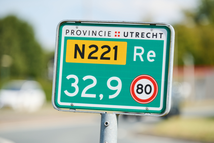 Hectometerpaalbordje N221 bij Baarn