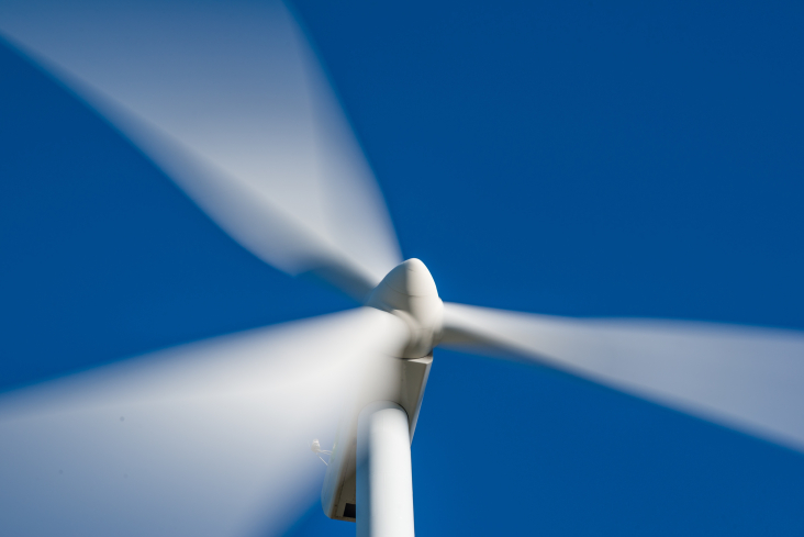 Een draaiende windmolen