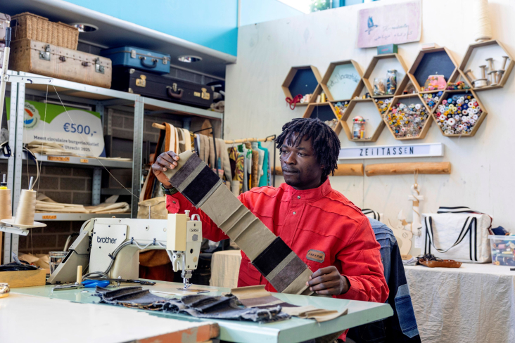 Het Naaiatelier - Buurtgenoot Asad
