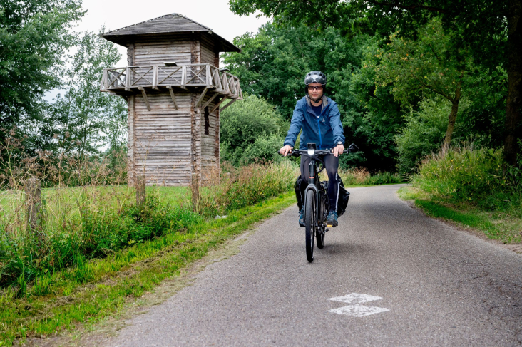 Marius op fietspad met zijn speedpedelec