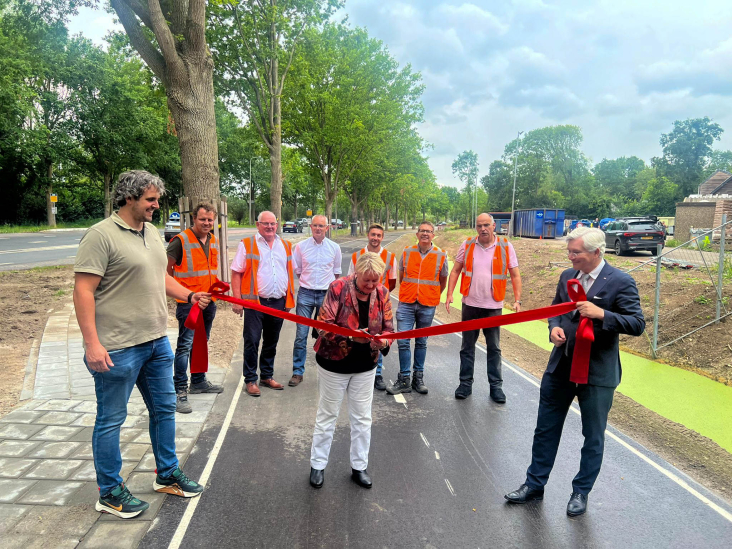 Nieuw fietspad langs de N402 bij Loenen aan de Vecht 