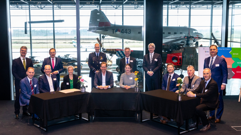 Provincie Utrecht, ministerie van Defensie, gemeenten Amersfoort, Leusden, Soest en Zeist, waterschap Vallei en Veluwe en Hoogheemraadschap de Stichtse Rijnlanden ondertekenen alliantieovereenkomst in Nationaal Militair Museum