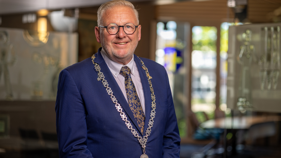 Burgemeester Melis van de Groep