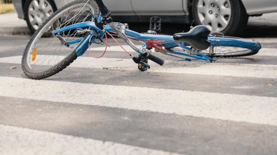 Verkeersongeval fiets auto