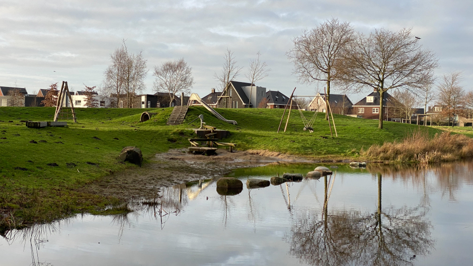 Speeltuin aan het water