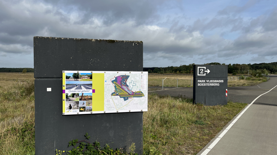 Nieuw informatiepaneel op Park Vliegbasis Soesterberg