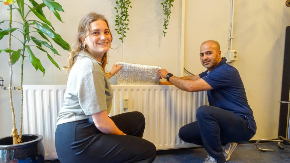 Bo Maeijer (Stichting Technotrend) en Khalid Achahbar (Wijkcoöperatie Kanaleneiland)