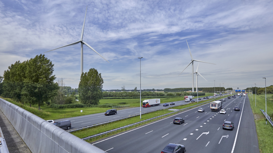 Windmolens langs de snelweg